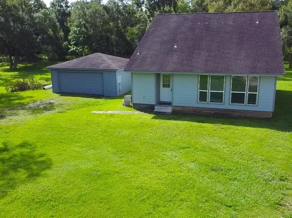 3067 County Road 580, West Columbia, TX 77486
