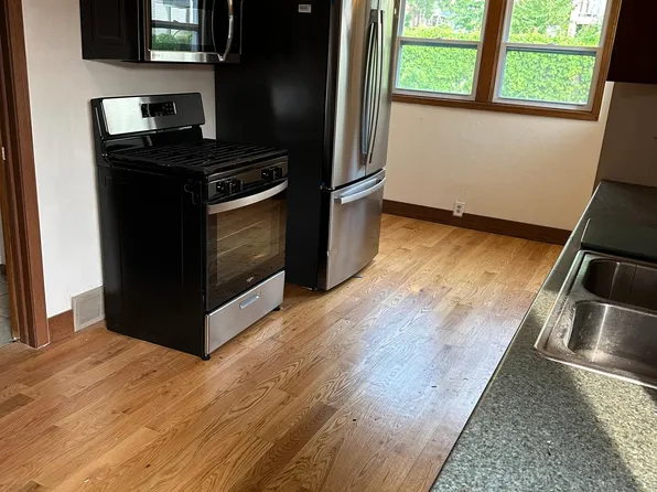 (undisclosed Address), Rockford, IL 61107