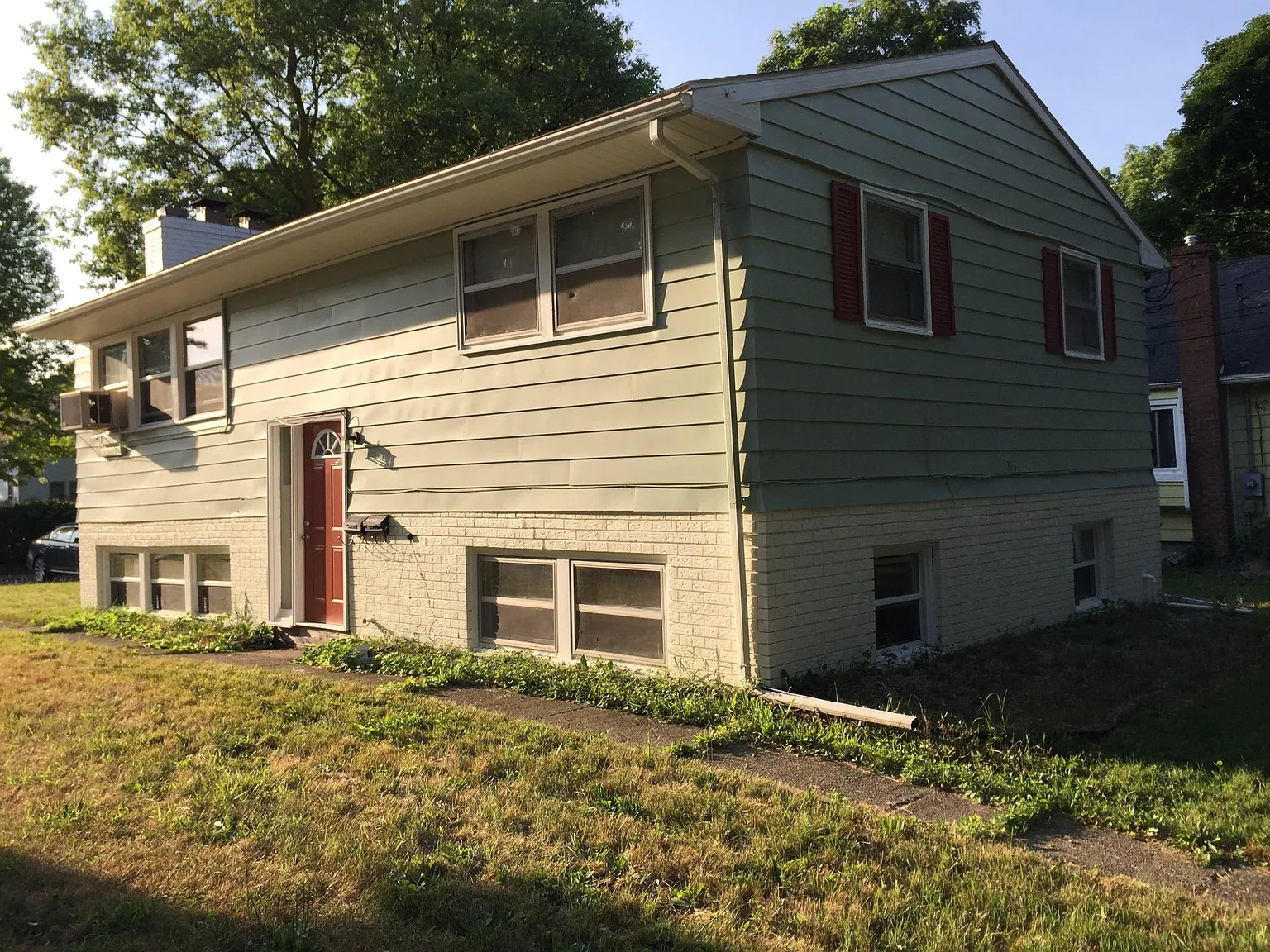 2 bed, 912 sqft, $1,050 — Photo 1