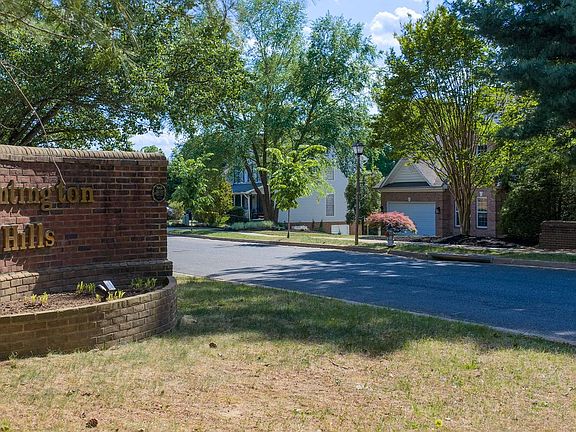 2nd image of 100 Huntington Hills Ln