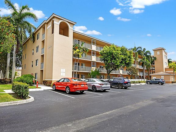 2nd image of 12529 Imperial Isle Dr APT 401