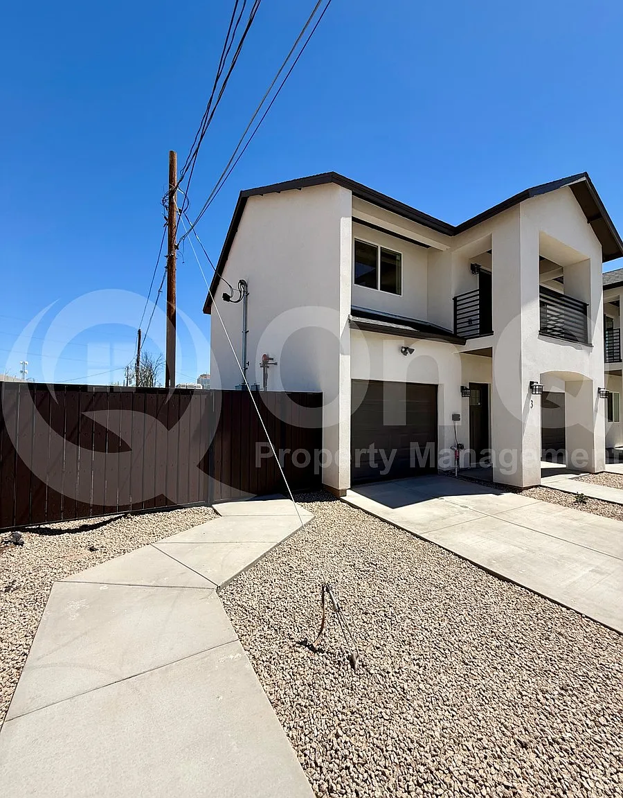 2 bed, 2.0 bath, 1000 sqft, $1,599 — Photo 2