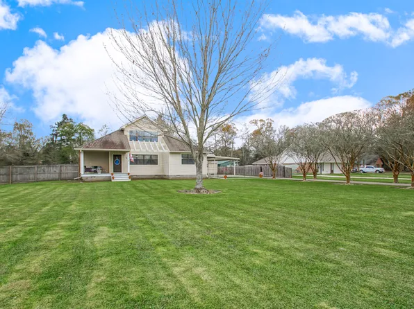 8640 Eagle Dr, Denham Springs, LA 70706