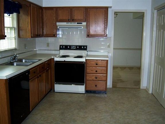 2nd image of 431 Retrac Rd