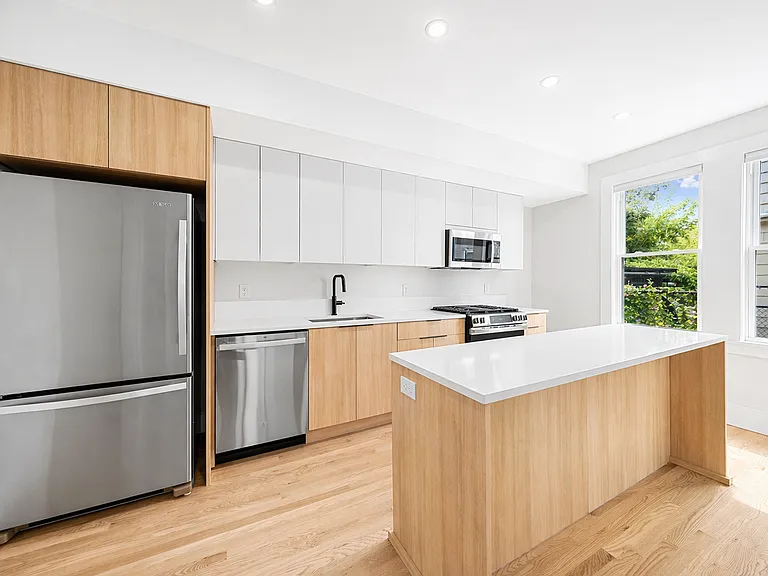 18 Creighton St #3 — Photo 15