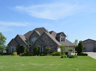 2270 S Summerbrook Pl, Fayetteville, AR 72701