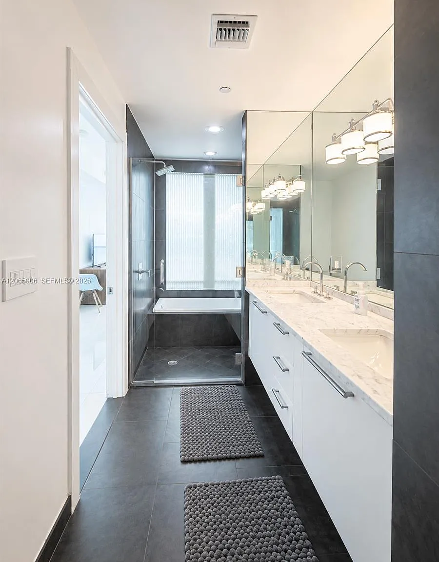 900 Biscayne Bay Condo — Photo 4