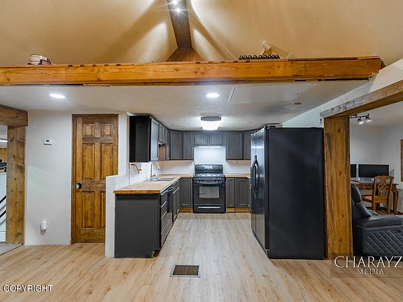 5th image of 3199 Homer Dr