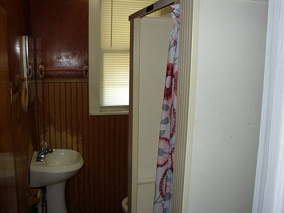 5th image of 2500 E 24th St