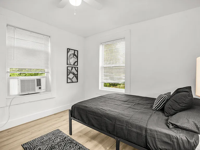 2737 Stuart Dr #2 — Photo 31