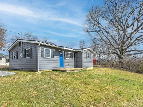 26 Center St, Candler, NC 28715