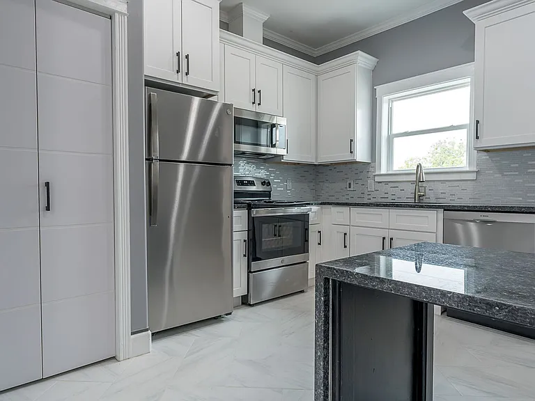 1801 Rosenberg — Photo 11