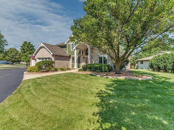 3rd image of 3511 Edgecreek Ct