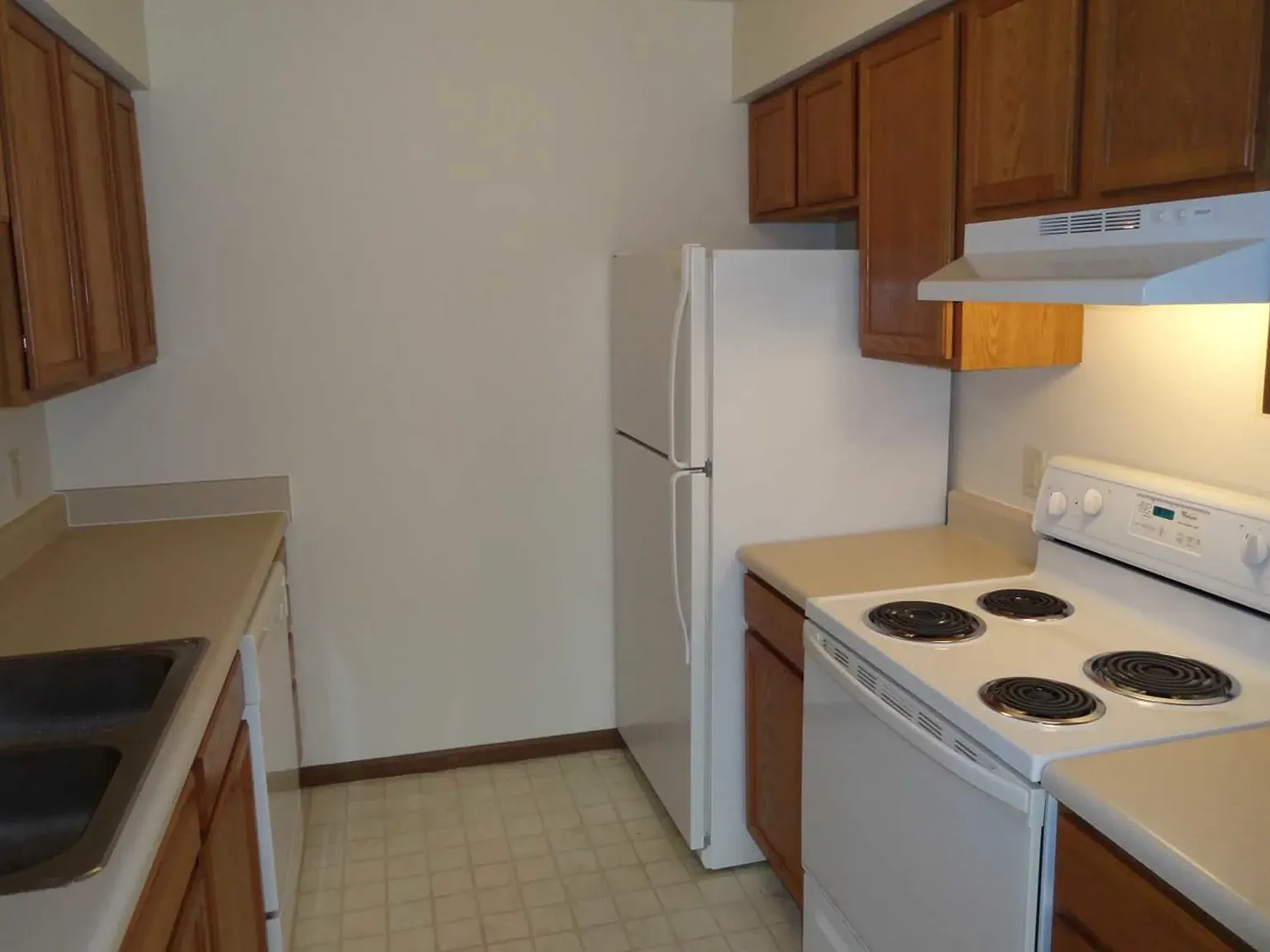 Caravelle Apartments and Townhomes — Photo 2