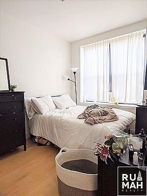 1st image of 546 Montgomery St #3