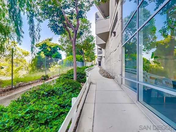 4th image of 1643 6th Ave APT 412