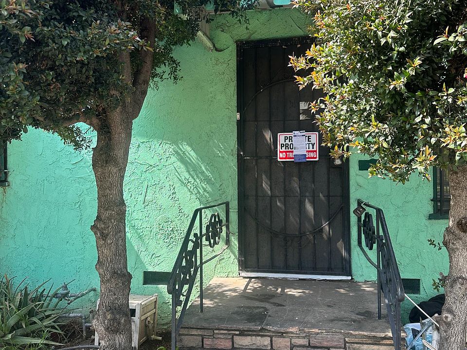 1st image of 3851 S Van Ness Ave