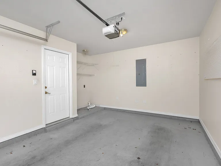 1100 Tiki Too Ave — Photo 17