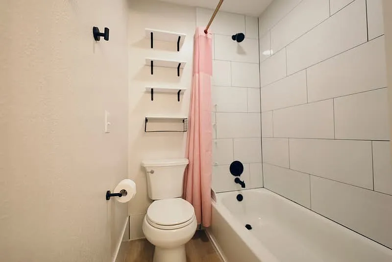 217 Devon St — Photo 4