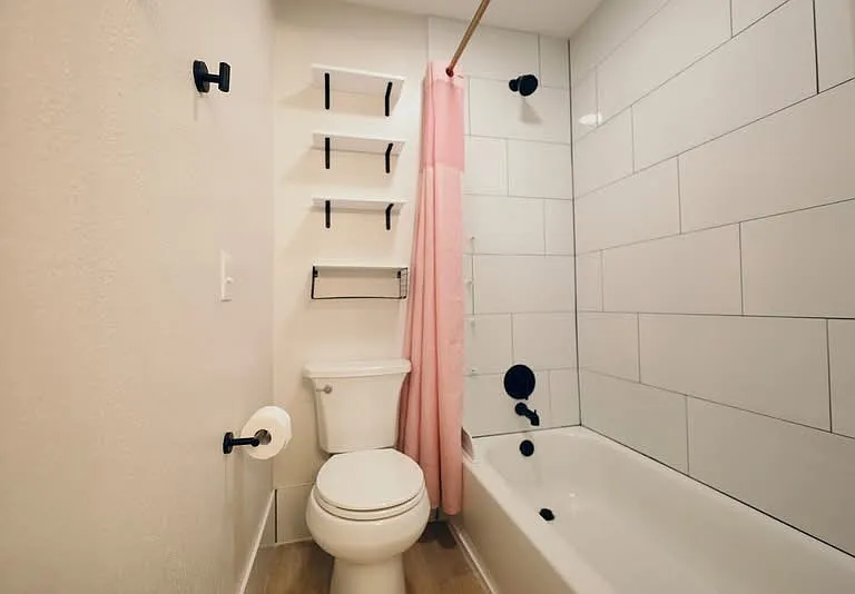 217 Devon St — Photo 4