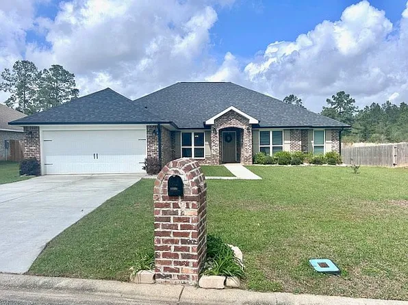 15331 Lakeview Ct, Gulfport, MS 39503