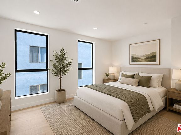 5th image of 1434 N Poinsettia Pl #306