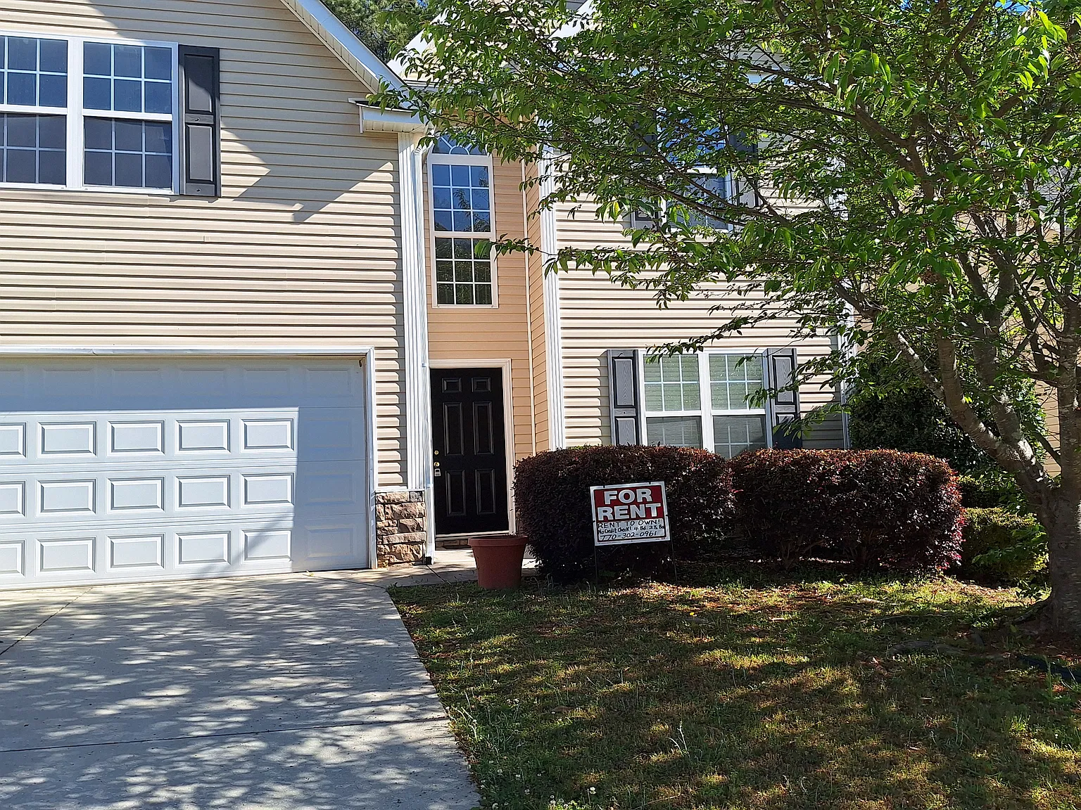 4 bed, 2.5 bath, 2218 sqft, $2,495 — Photo 1