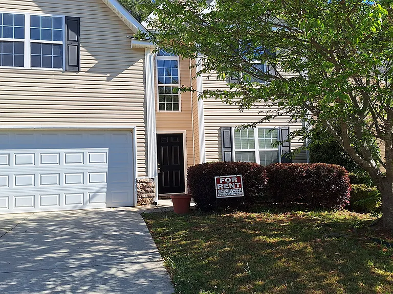 305 Shadowbrooke Cir — Photo 1