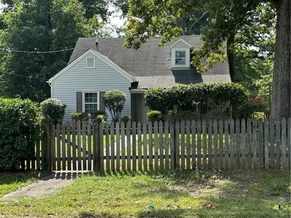 1258 Brookwood Dr, Winston Salem, NC 27106