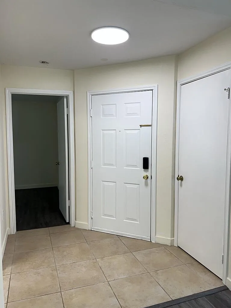 2 bed, 2.0 bath, 1241 sqft, $2,100 — Photo 3