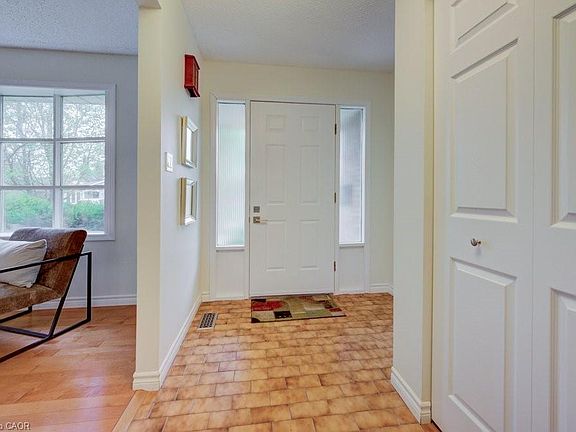 4th image of 467 Redfox Rd