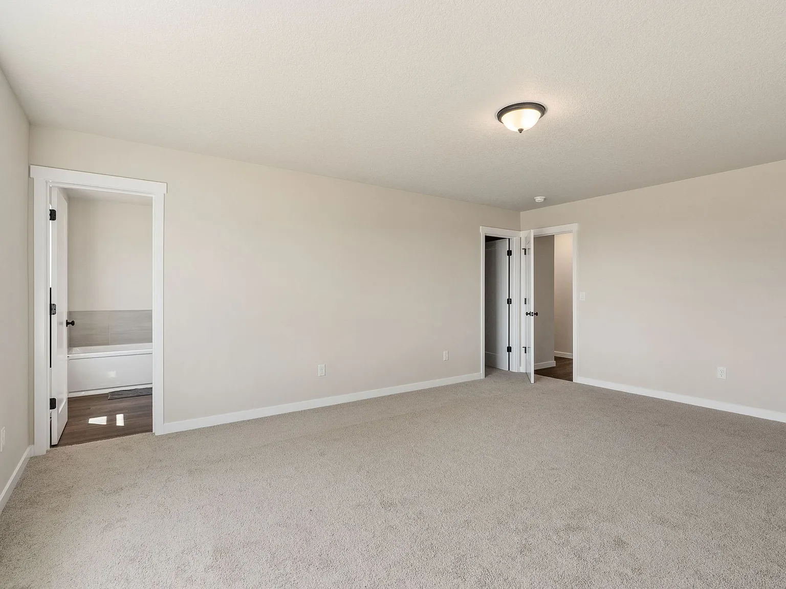 4 bed, 1850 sqft, $3,000 — Photo 3