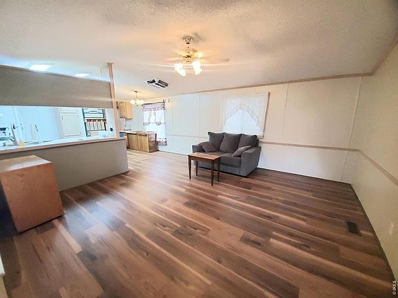 5th image of 221 W 57th St #42A
