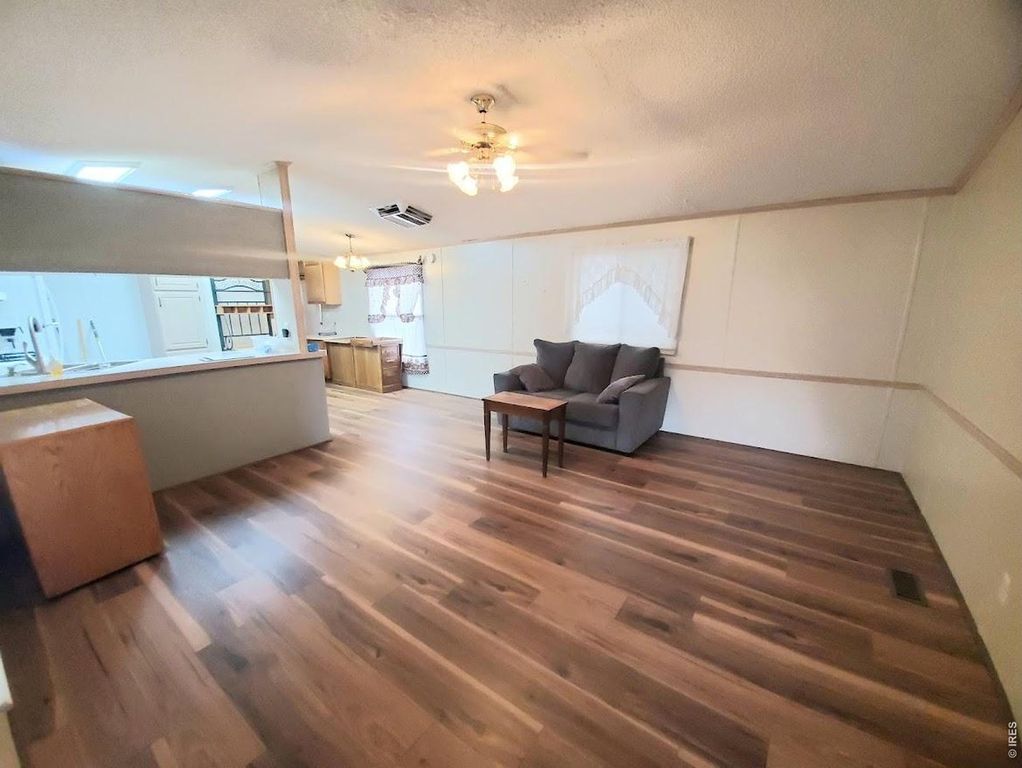 221 W 57th St #42A