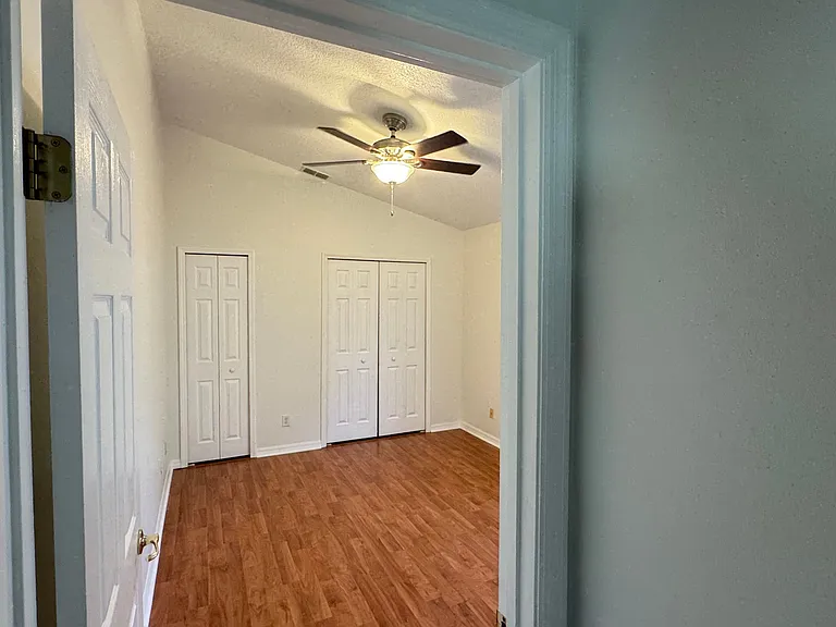 1823 Ashton Dr E — Photo 30