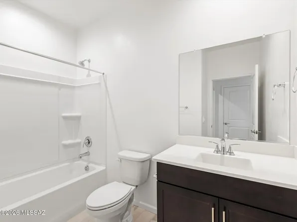 9768 N Solstice Ave, Tucson, AZ 85743