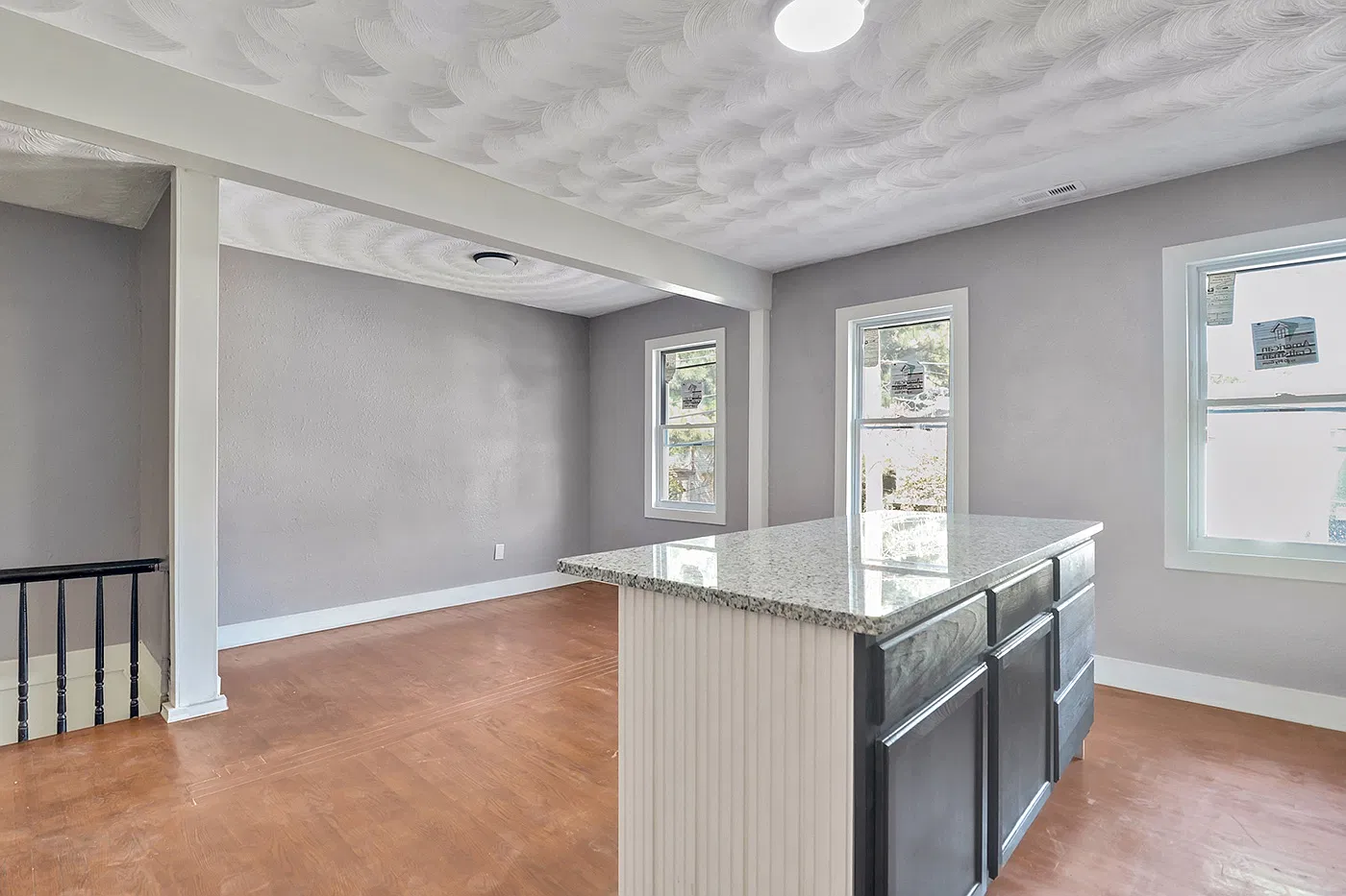2 bed, 950 sqft, $1,400 — Photo 2