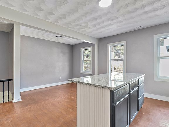 2nd image of 833 Fremont St APT 2