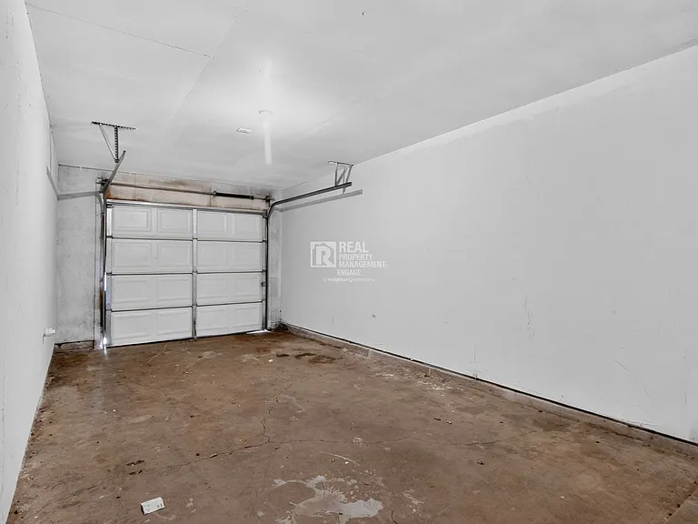 303 Westwood Dr — Photo 20