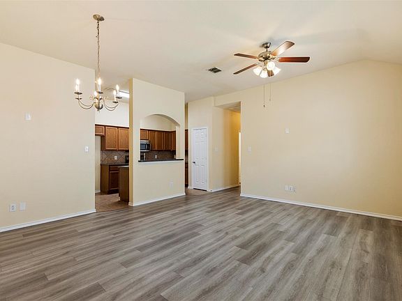 3rd image of 1213 Redman Ave