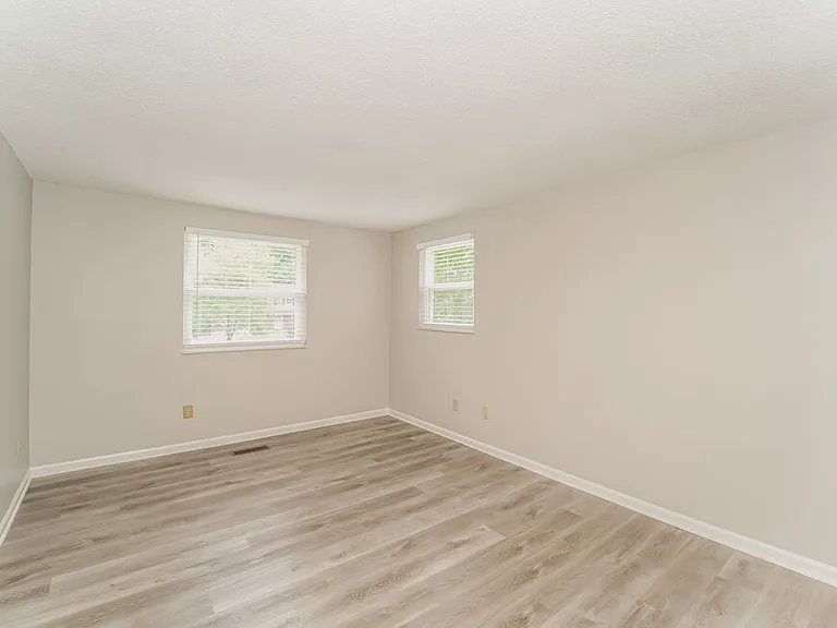 605 Bundy Cir — Photo 14