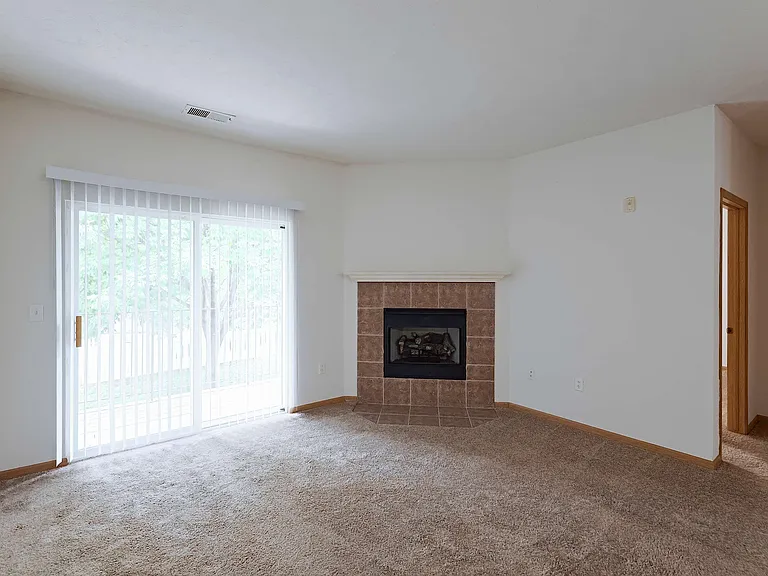 Gateway Park Apartments — Photo 54