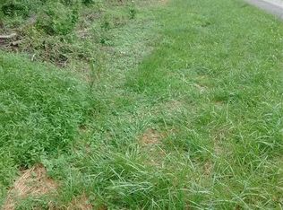 2 Oak Dr, Huntington, WV 25705