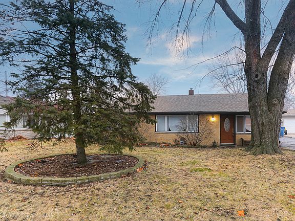 3rd image of 5122 W 100th St