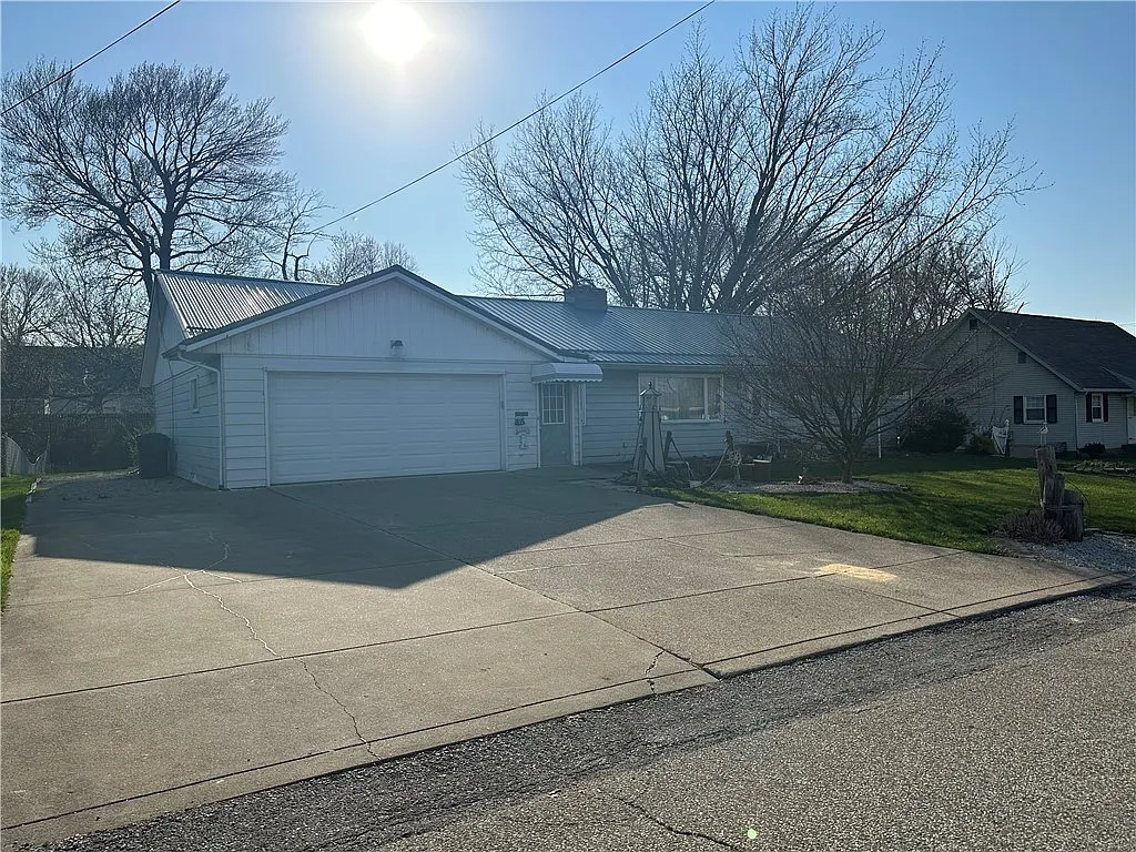 156 Joliette Ave photo 1