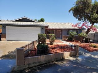 1382 E Redwood Ct, Tulare, CA 93274