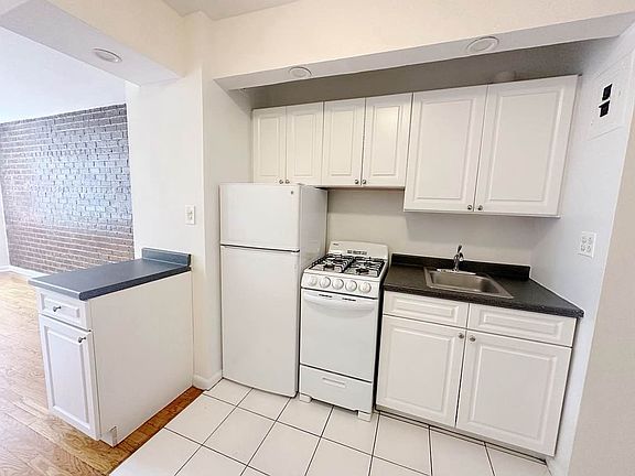 5th image of 146 5th Ave APT 5b