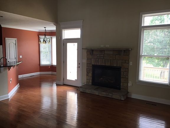5th image of 1001 Britts Dr