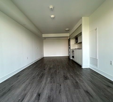 3rd image of 585 Bloor St E #1124