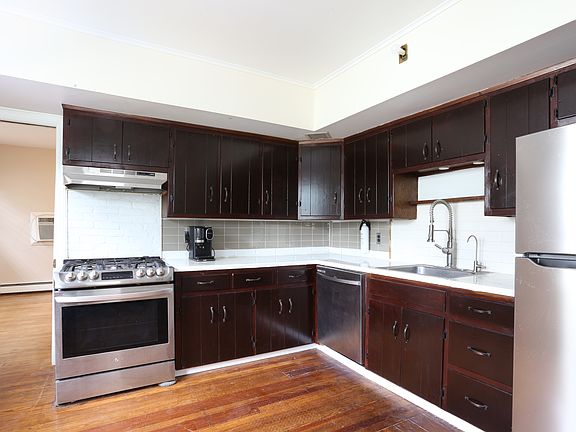 5th image of 189 Hawthorne Ave Floor 1